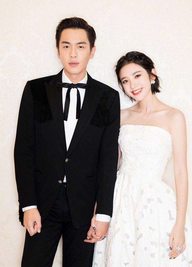 唐艺昕|太拼了！为产后复出，唐艺昕在椅子上倒立健身，身材恢复卓有成效