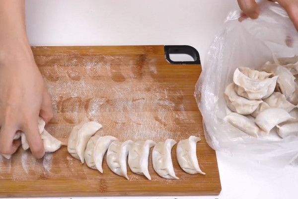 饺子包好别直接放冰箱了 只需多加 一步 放多久都不会坏