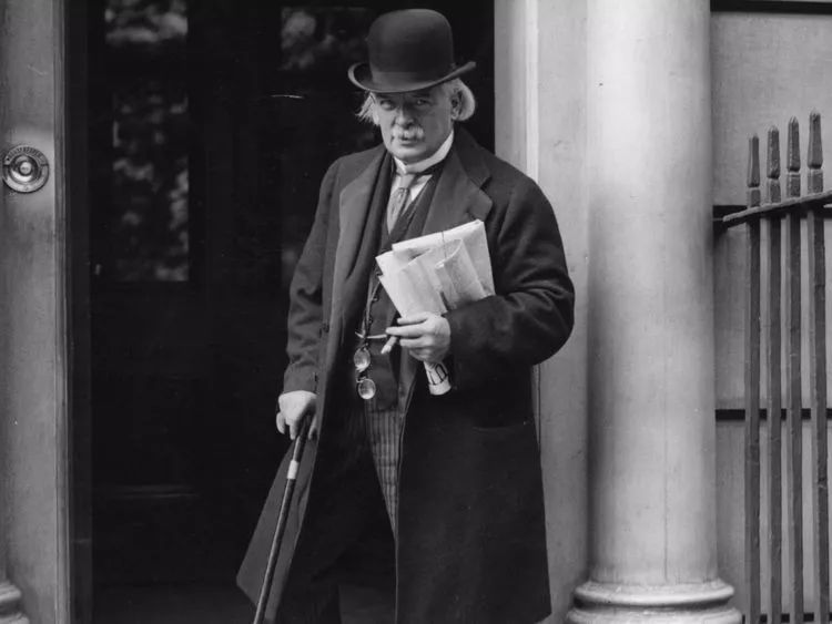 当时的财政大臣大卫·劳埃德·乔治(david lloyd george),是个禁酒