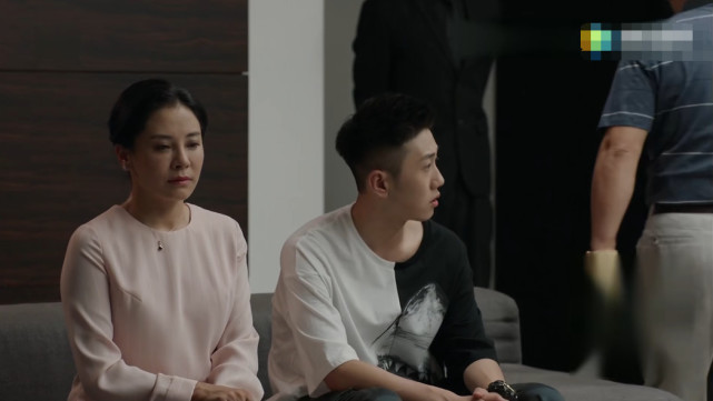 本来对于家里的破产江天昊还是挺不相信的,因为他觉