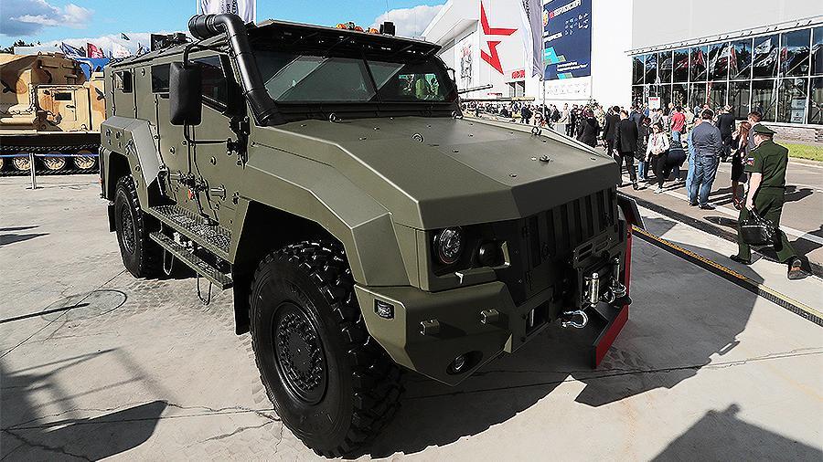 俄军新型"台风"4×4装甲车.(俄罗斯《消息报》网站)