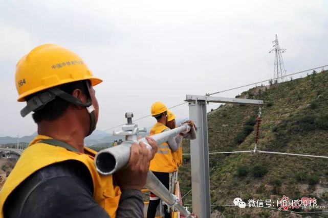 "简统化"接触网悬挂系统首次应用京张高铁