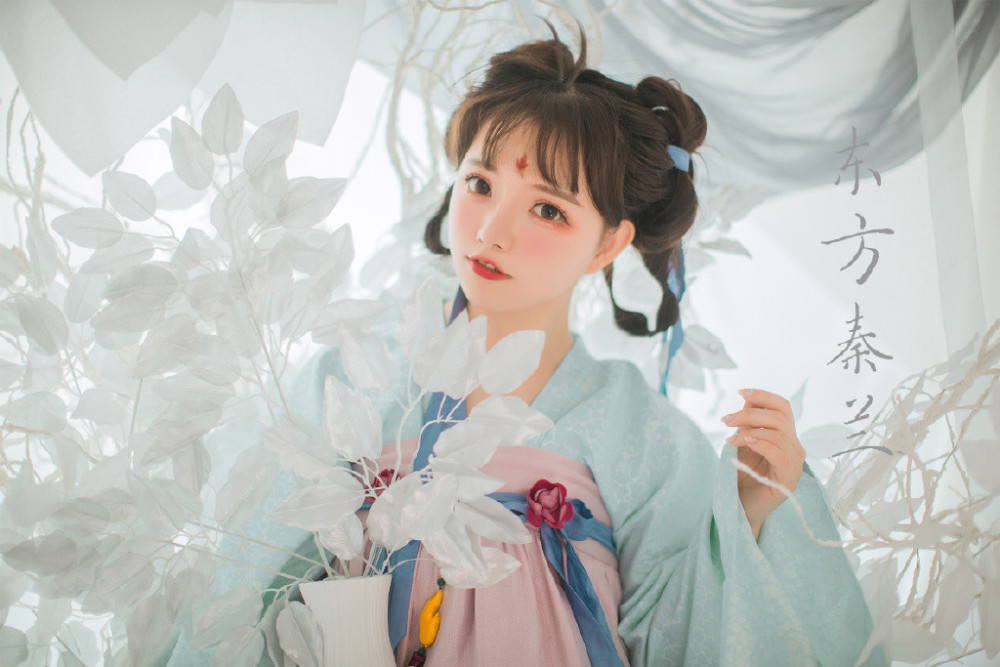 小姐姐cos涂山苏苏很萌,但看到东方秦兰,网友:心动的感觉!