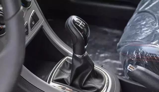 配手动挡的纯电汽车你见过吗?它存在的意义是