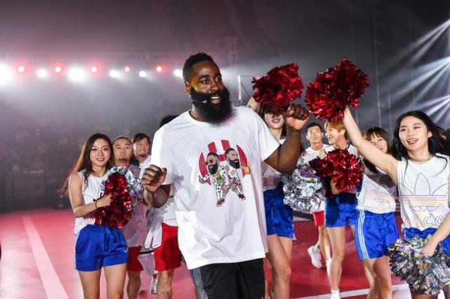 哈登爱上了中国传统文化,穿戏服命中三分,不穿戏服投篮不中!