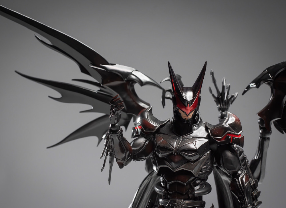 网友晒超帅地狱蝙蝠手办,身后翅膀引人注目,网友:告诉我价格