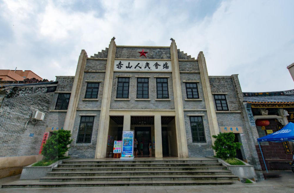 祈求祥和的心愿都寄寓在德星里,桂兰里,兴仁里,中和里,盛世坊,人和里