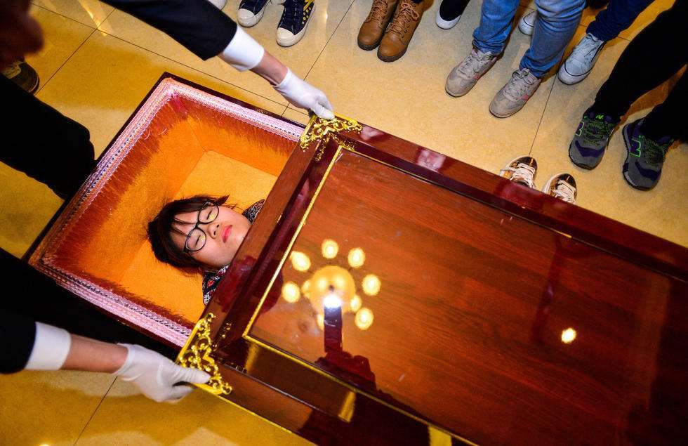 人死后的一瞬间究竟会看到什么?150个濒死体验者亲自为你揭晓