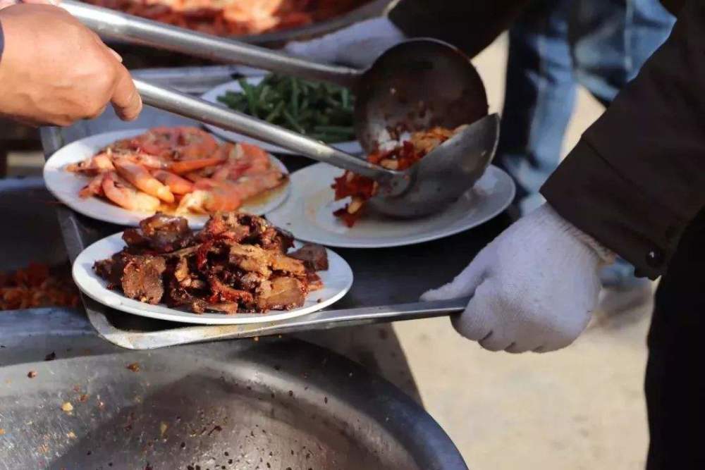 鲁西南管吃喜宴叫"吃大桌",可"翻菜"是啥意思