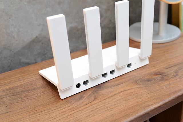 为路由WS5200四核版对决普联TL-WDR7660千