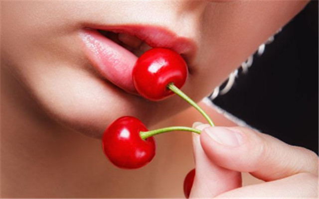 心理测试:哪个樱桃小嘴最迷人?测今生有多少人偷偷暗恋你!