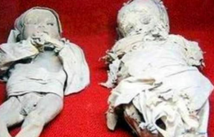 古人为何喜欢用童男童女陪葬?还要活灌水银,背后隐藏着什么?