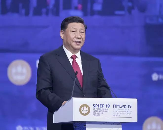 習近平出席圣彼得堡國際經濟論壇