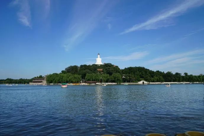 北海公园|大北京│夏天竟然就有“漫天红枫”，就藏在市中这绝美园子里