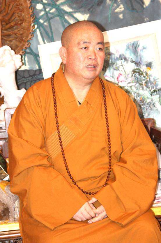 释永信回复两难问题真妙绝!网友:寺庙供奉祈福牌位,咋还有疫情
