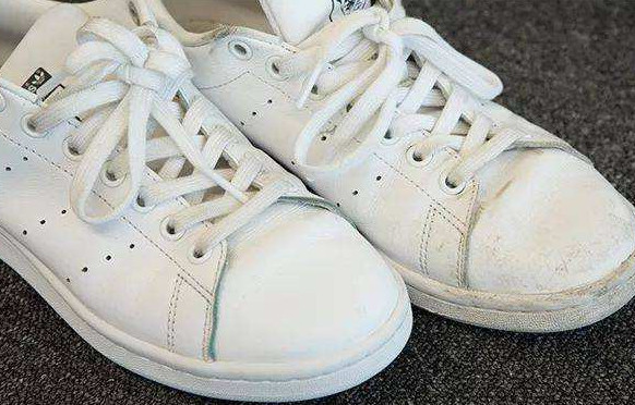 白鞋难清洗,今天我会教你一些洗白鞋的