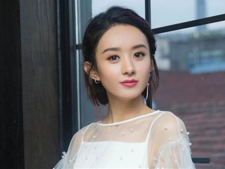 的声明只表示聊天记录和图片都是假的,并没有提及自己和曾艺认识