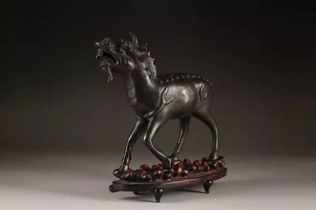 天上麒麟儿地上状元郎古代麒麟摆件收藏鉴定须知