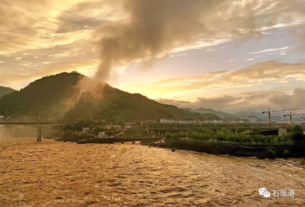 美景|石泉暴雨过后的美景奇观