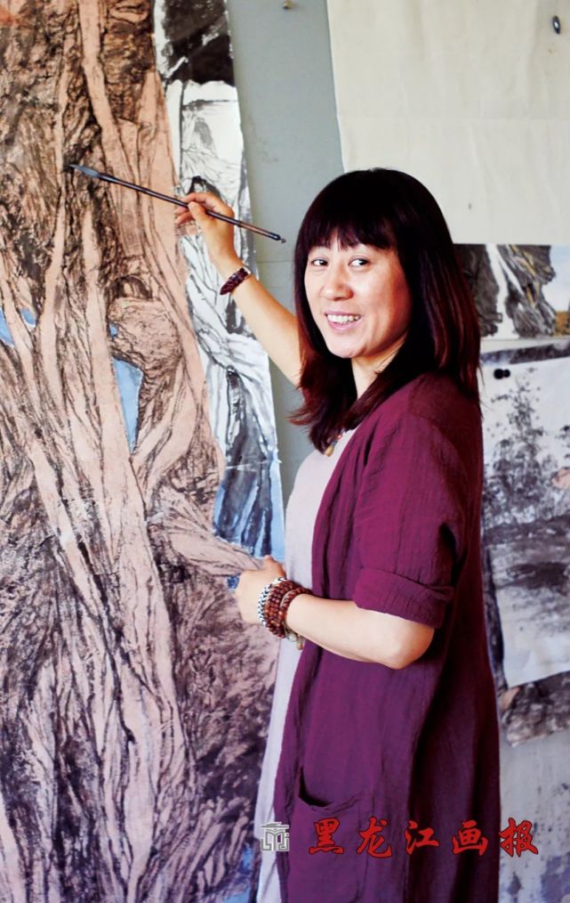 在艺术的道路上不断探索——访女画家王琴