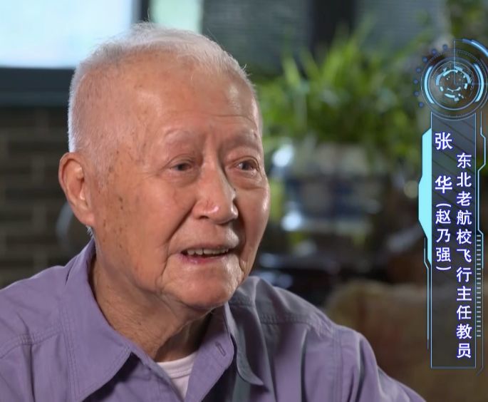 的安全,起义人员统一改了名字,白景丰改名白起,黄哲夫延用之前的代号