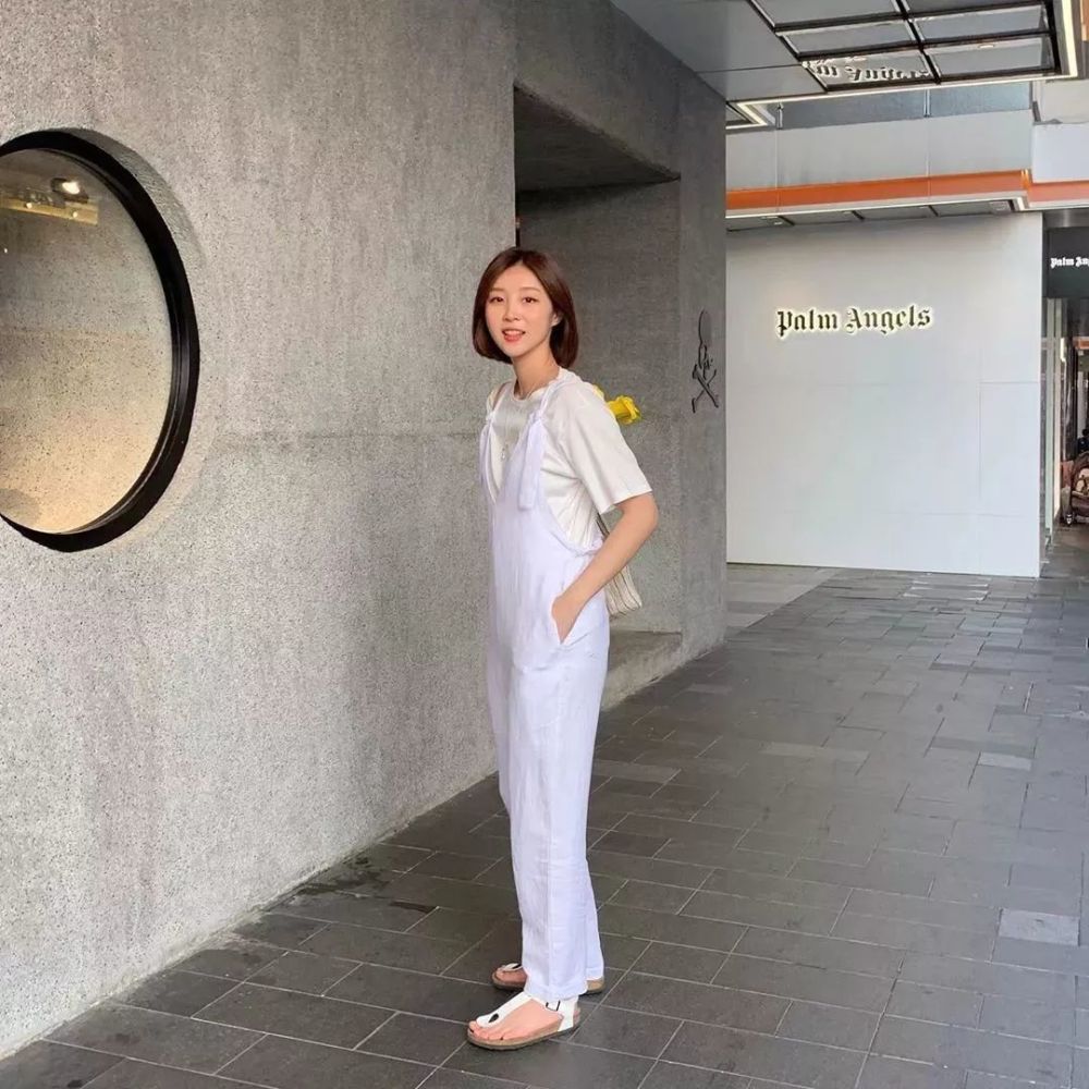 选择基础款的人字拖一定不会出错