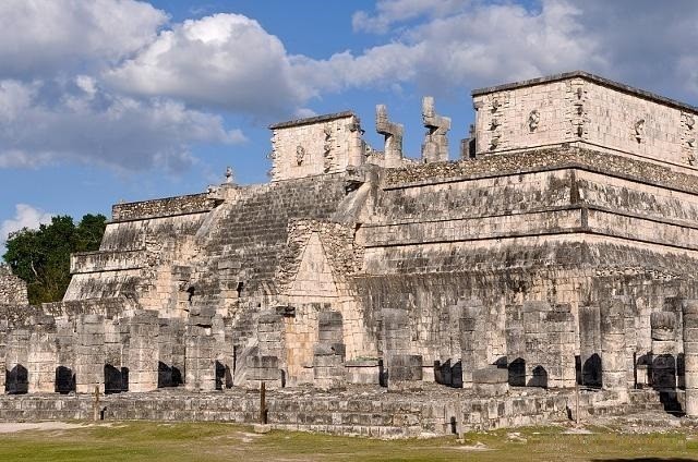 外星人曾光临地球?不但建有发达的文明,还留下类似飞船的石雕!