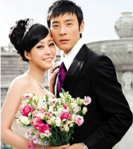 恭喜李光洁宣布喜讯妻子年轻貌美