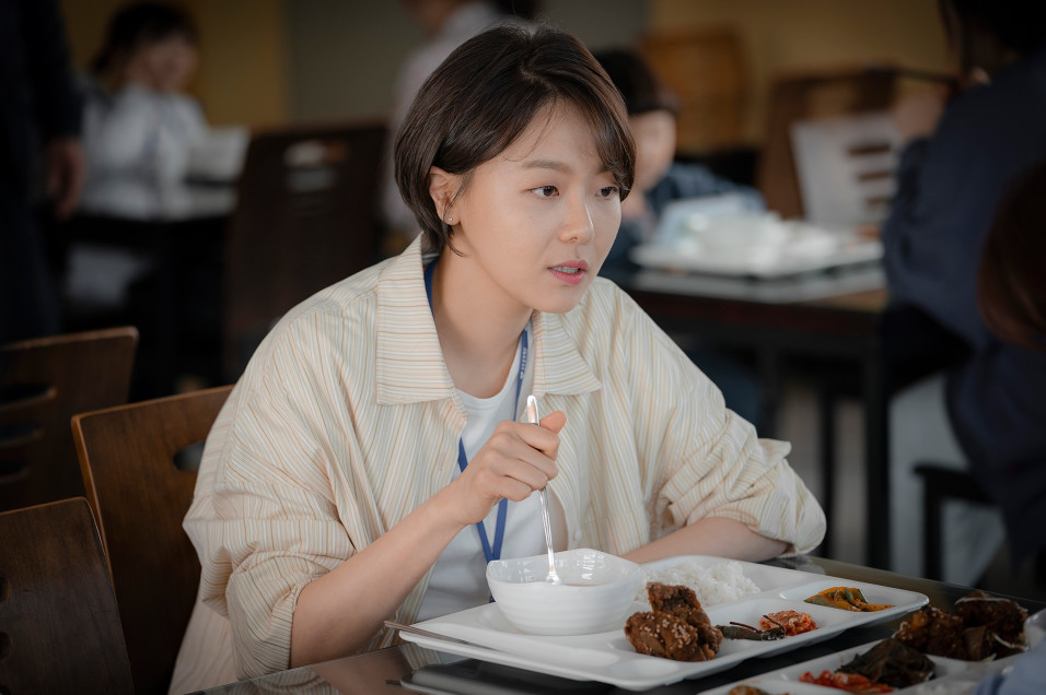 李尚熙徐正妍朱敏京为剧场增添趣味性,是韩智敏丁海寅的应援军
