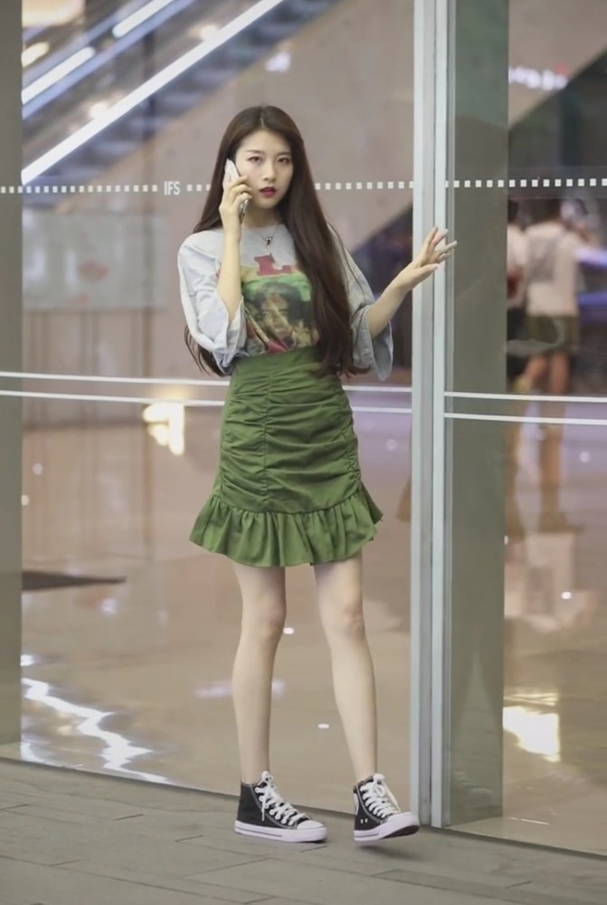 80斤女生因穿了条翡翠白菜裙肚子鼓得像怀了几个月一样