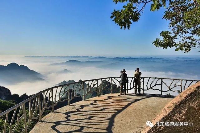 冬季丹東旅遊帶您走進萬里長城第一山國境線上的丹東鳳凰山