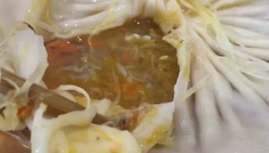 花50元买了一个 天价 包子 刚吃了两口才明白被坑了