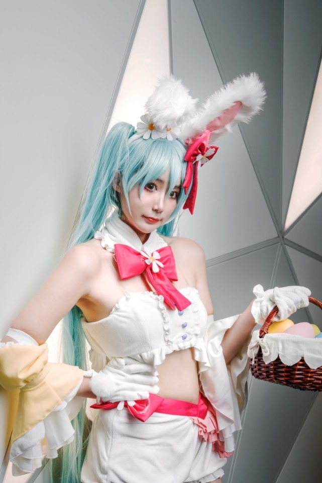 漫展cos场照 初音未来 春服兔耳 网友 这肚子几个月了