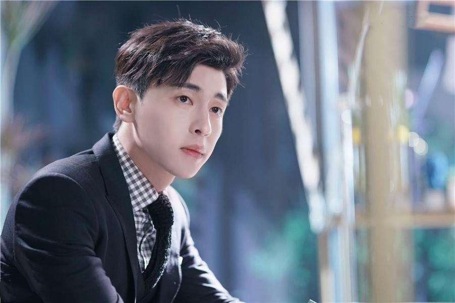 密室大逃脱|《密室大逃脱》杨幂和邓伦牵手，原来这才是谢依霖退出的真相