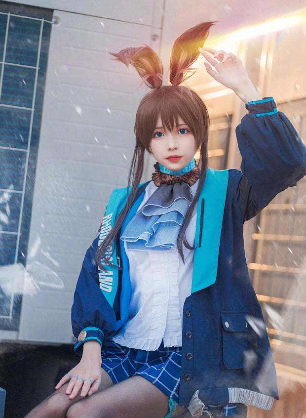 12岁小学生cos阿米驴本以为很假看清手指瞬间沦陷了