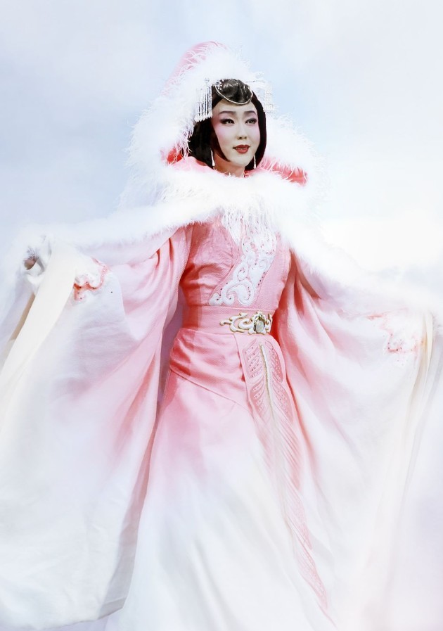 他曾男扮女装美哭众人 如今却撞脸黄渤 穿得像60岁老大爷