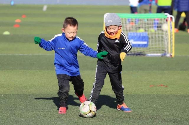 你是要培养孩子兴趣还是要让他有个特长别盲目报班