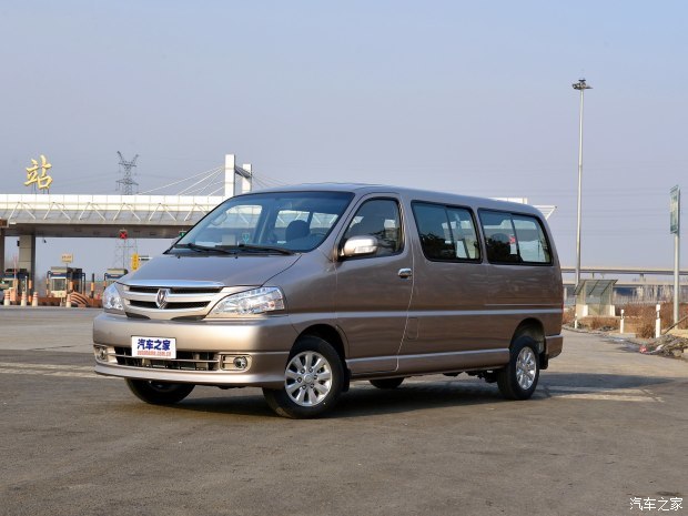 『现款阁瑞斯』参考现款车型,新车作为轻客系列车型,其整体设计较为