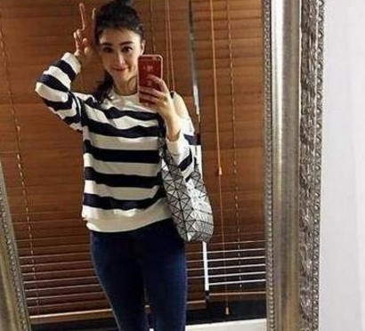 晒晒蒋欣住的豪宅,内部装修很豪华,阳台设计成开放式的