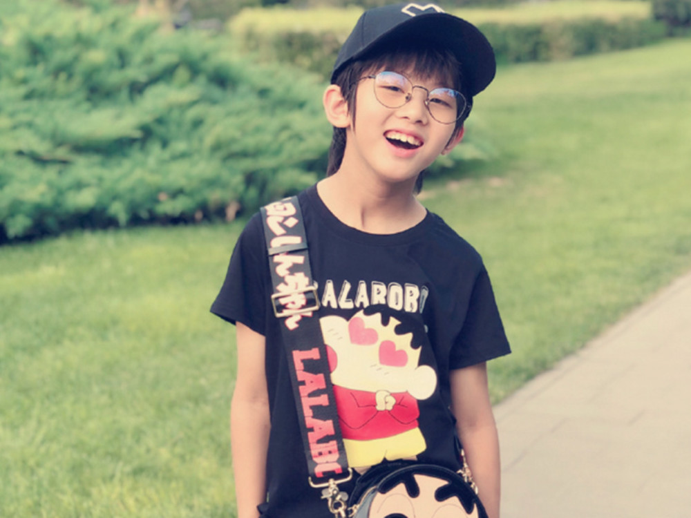 但是在最近热播的电视剧《我们都要好好的》中,张艺瀚饰演的好汉让人