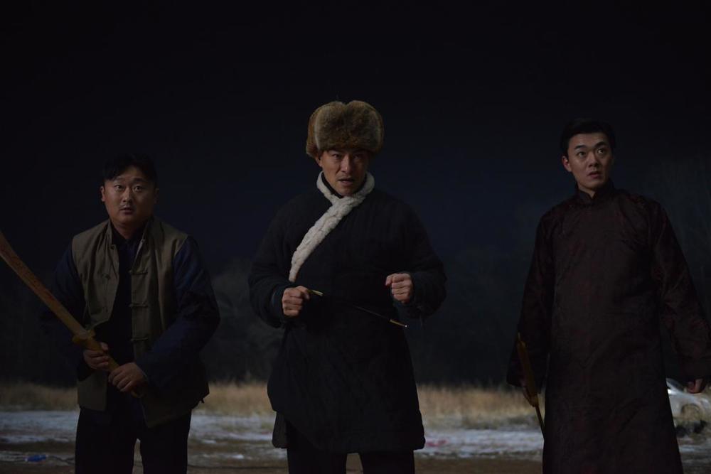 一幕幕诡谲妖艳的片段以揭开"东北马家"神秘面纱的