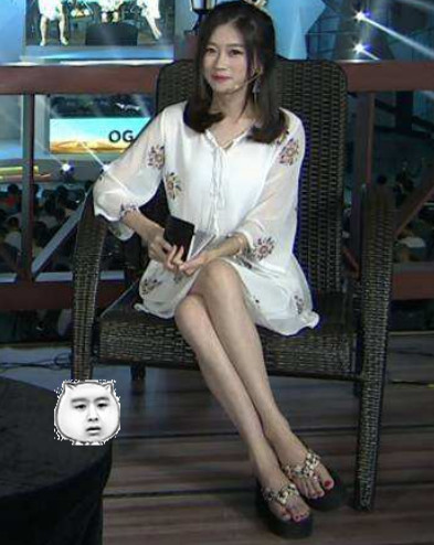 别再吹腐团儿了,看看"腿皇"ams,修长双腿不输腐团儿!