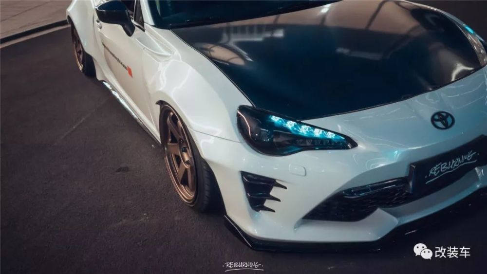 车友把丰田86打造得内外兼修 改装气动还不失操控