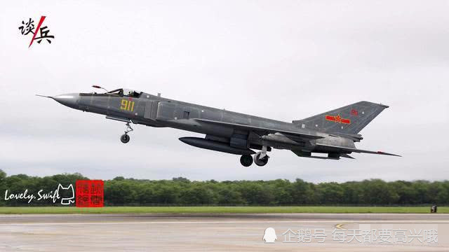 现役数量大概100架左右,也属于改进后的歼8f和歼8g,其中歼8g是2006年