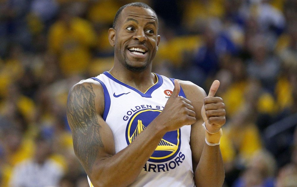 nba最新消息:勇士退役一哥球衣,杜兰特重大改变,火箭抢超巨