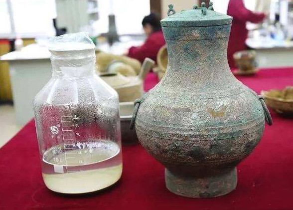 西安大墓出土两千年香酒,考古家抿了一口:现代技术酿不出!