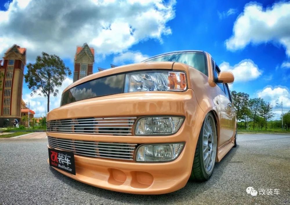 小姐姐将酷熊改成丰田bb的模样完美诠释了改装并非男性专利