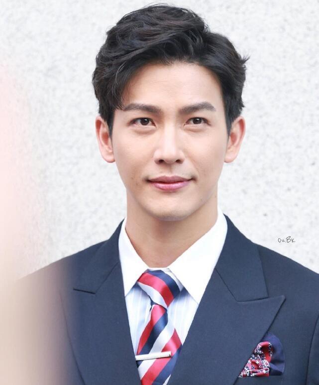 《吹落的树叶》男主是霸道总裁专业户?私下却没有偶像包袱!