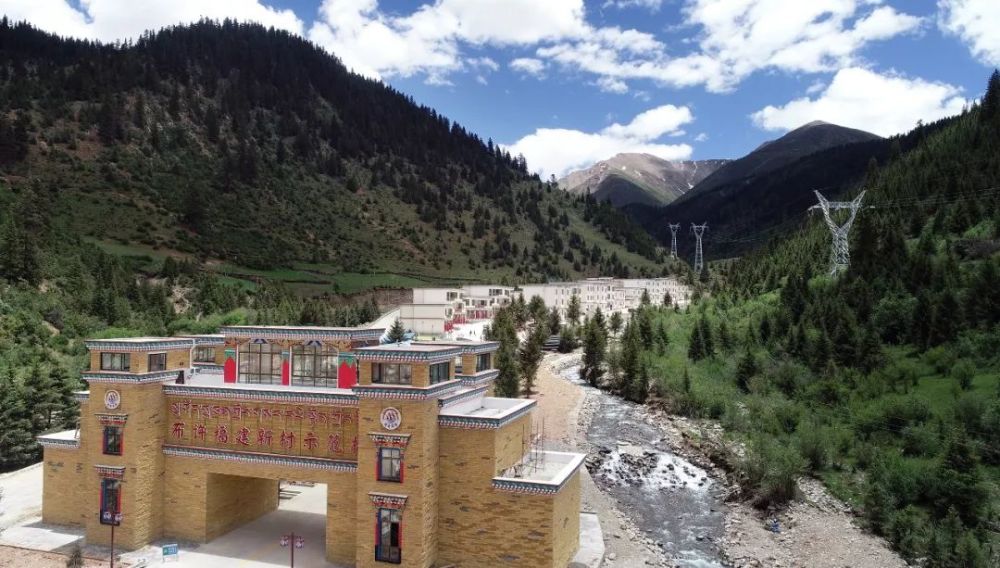 这些泉州人在西藏用屋顶"躺着赚钱"!他们是怎么做到的?看完大赞!