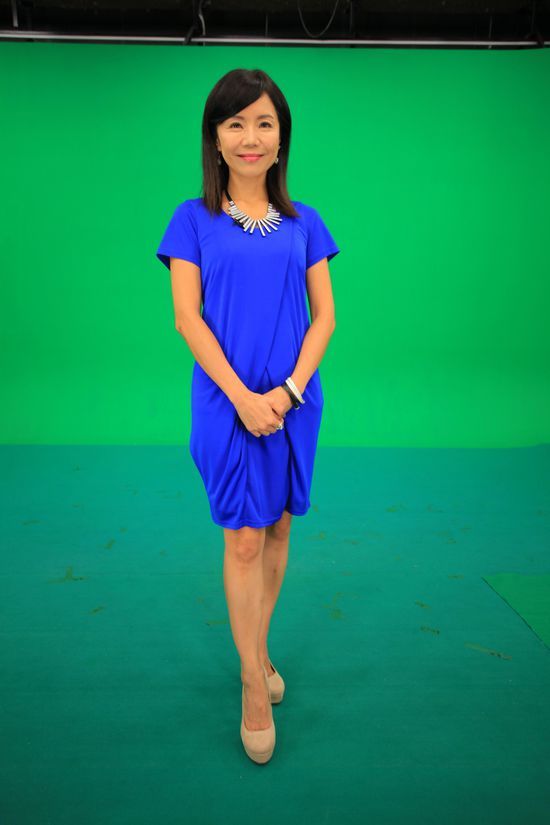 检查报告,眼睛随着来往的病人,老人游移,杨倩琳的视线突然变得模糊,脑